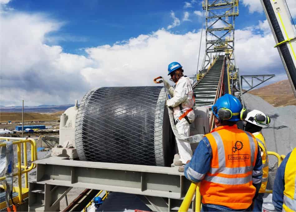 Trabajo mecánico en una instalación minera